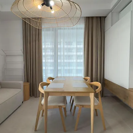 Velora アパート ナボダリ